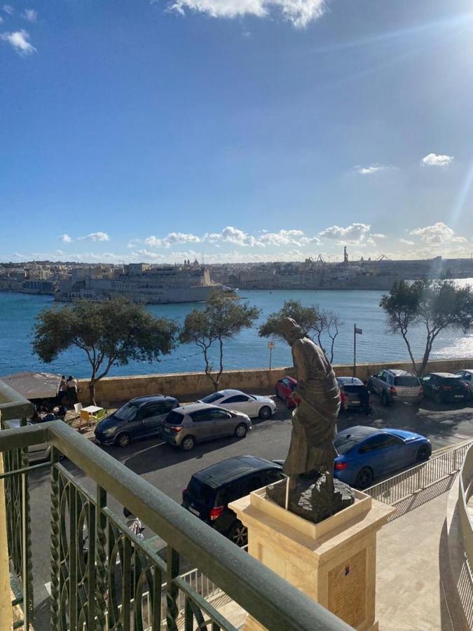 Grand Harbour View Apartment Valletta Luaran gambar